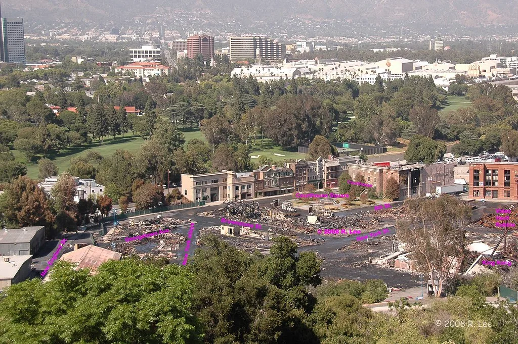 Crowds at Universal Studios Hollywood amid measles warning