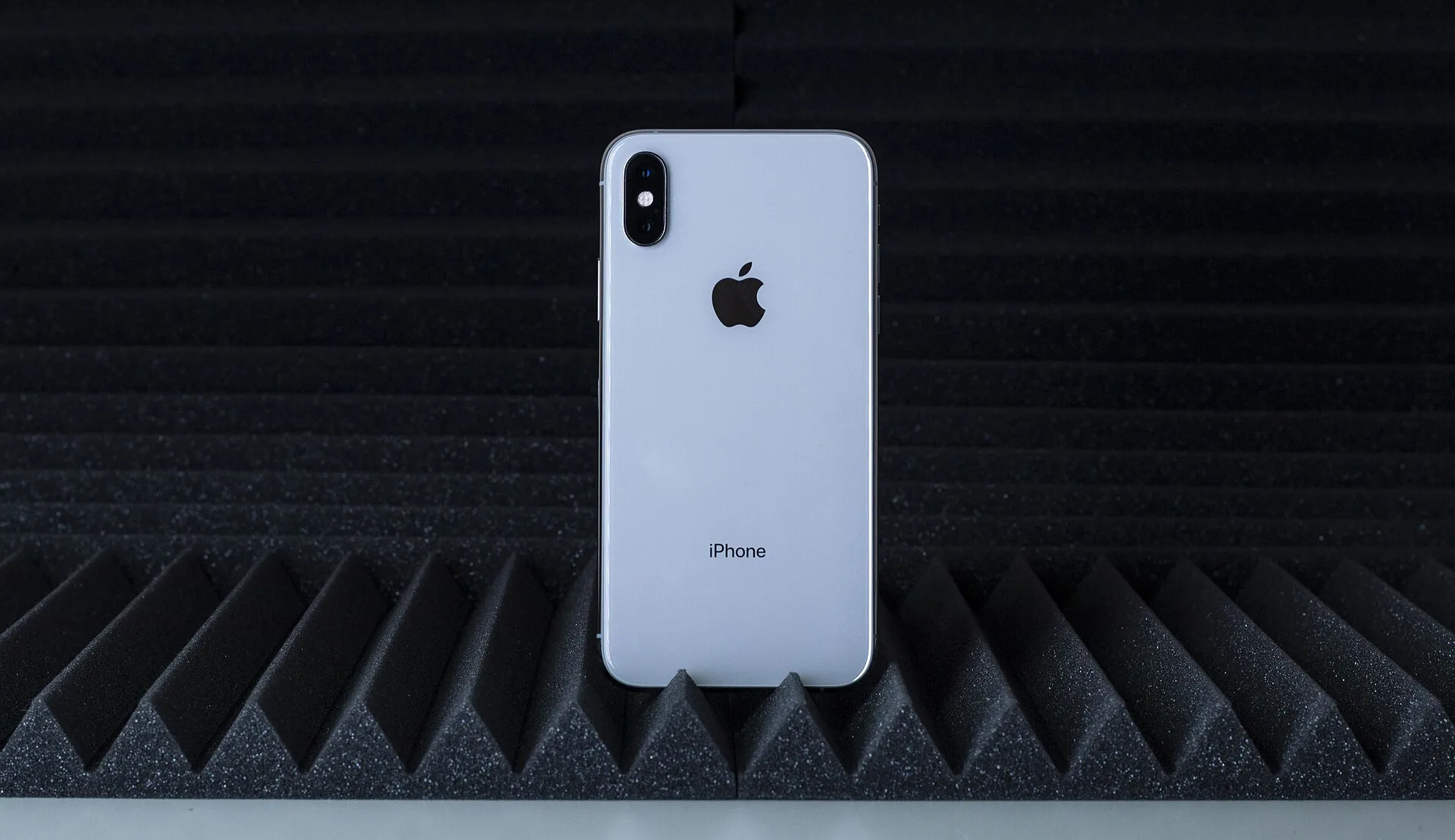User configuring a new iPhone and considering the downsides of switching from Android to iPhone